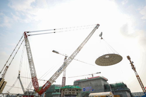 玲龙一号 全球首堆外穹顶吊装完成